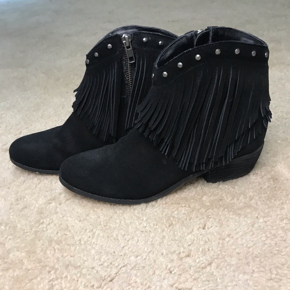 Minnetonka Bandera Studded Booties with Fringe - Picture 2 of 9